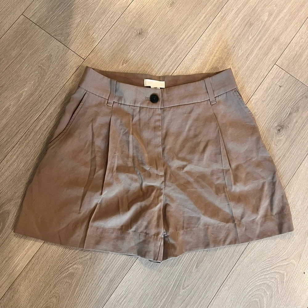 Women's Tan Buisness Shorts 6